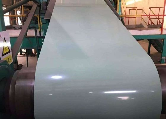Coilar de aluminio recubierto de color blanco brillante