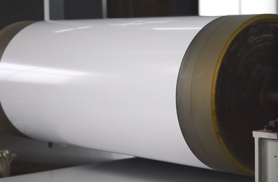 Hoja y bobinas de aluminio recubiertas de color blanco con aleación AA5052 Temperatura H32 Para uso de material de carrocería de pista