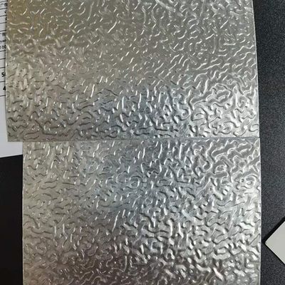 Aleación3105 H26 Calidad de calibración 26 medidor espesor de color blanco estuco hoja de aluminio en relieve utilizada para el revestimiento exterior de la construcción