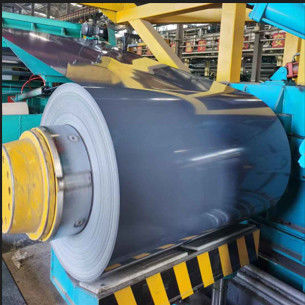 Buena estabilidad de color y brillo Rollo recubierto de aluminio para cubierta de producción