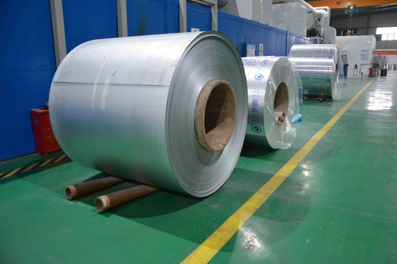 Alta pureza 0,7-1,0 mm espesor 1250 mm de ancho AA1100 bobina de aluminio de color blanco para vallas publicitarias y señalización al aire libre
