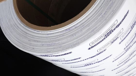 Aleación de aluminio 3003 H14 Blanco Bobina de aluminio coloreada en ambos lados Bobina de tira de aluminio prerecubierta 300 mm de ancho 1,00 mm de espesor para letrero de letra de canal