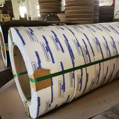 Bobina de aluminio recubierta de color blanco brillante (0,4-0,8 mm de espesor, revestimiento de PE) para decoración de interiores y molduras de muebles