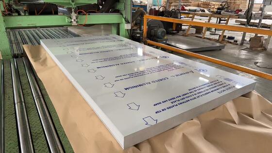 Hoja de aluminio prepintada con acabado superficial de mancha de espesor de 0,03 pulgadas para panel de decoración de interiores