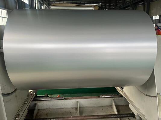 Bobina de aluminio prelacada Alloy 3105 PPG Kynar PVDF Gris Mate RAL 7046 para la producción de láminas para techos