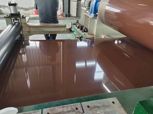 Lámina de aluminio ligera para techado fabricada con aleación 3105 PPG Kynar PVDF Gris Mate Ral 7046 Color Bobina prepintada de 49 pulgadas de ancho