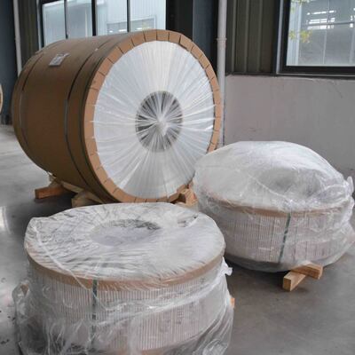 Bobina de canalón de aluminio pintado de 0.027'' x 11.75'' y 15'' con revestimiento de poliéster blanco para sistema de recolección de agua de lluvia